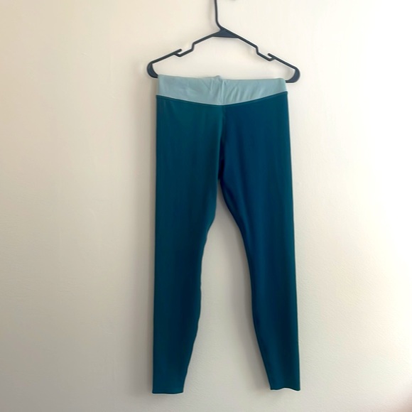 Nike high rise Sri-fit color block leggings - Picture 2 of 2